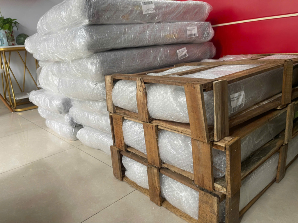 Những yếu tố ảnh hưởng đến giá thu mua server cũ năm 2025.